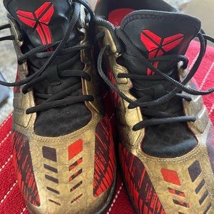 Kobe Bryant Nike Mentality Iron Man black and gold shoe